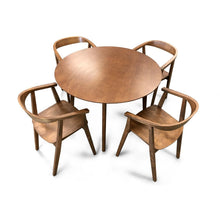 Arthur Round Table With 4 Greta Chairs